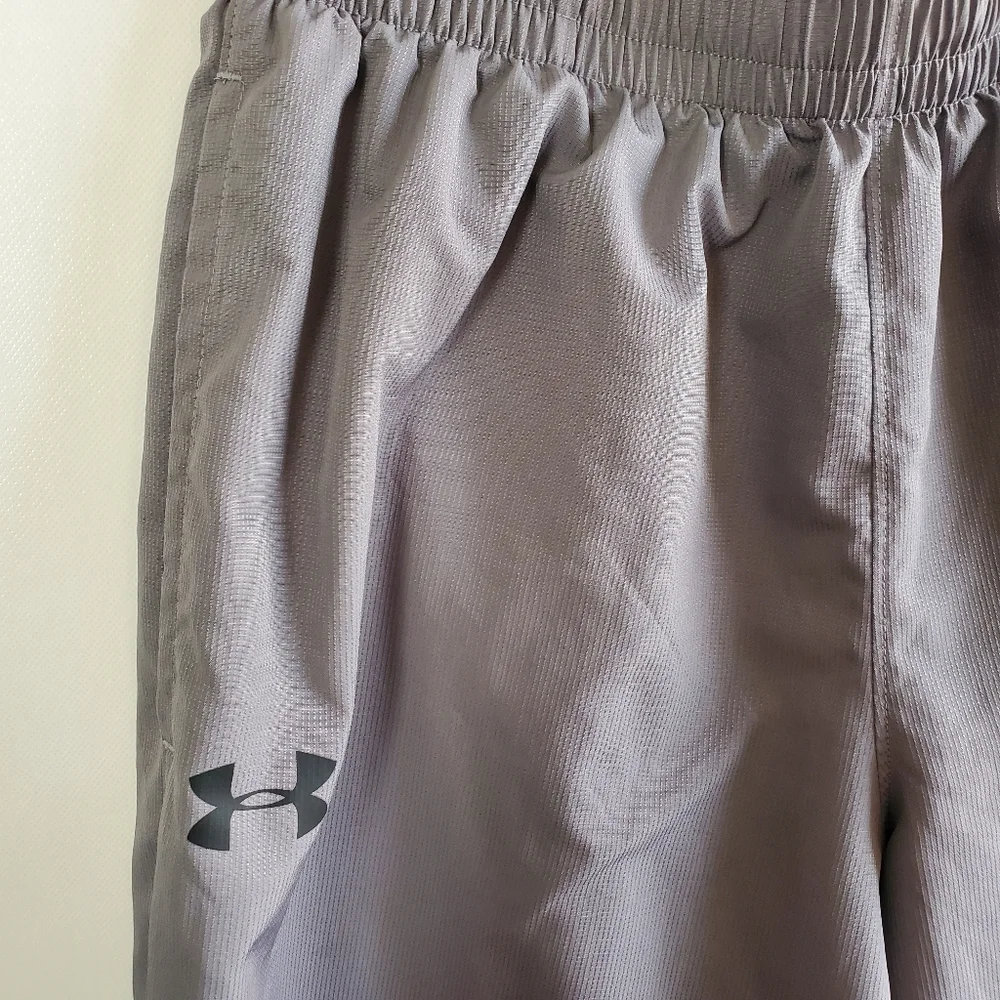 Men’s Under Armour Loose Heatgear Gray Pants Size Medium - Picture 4 of 13